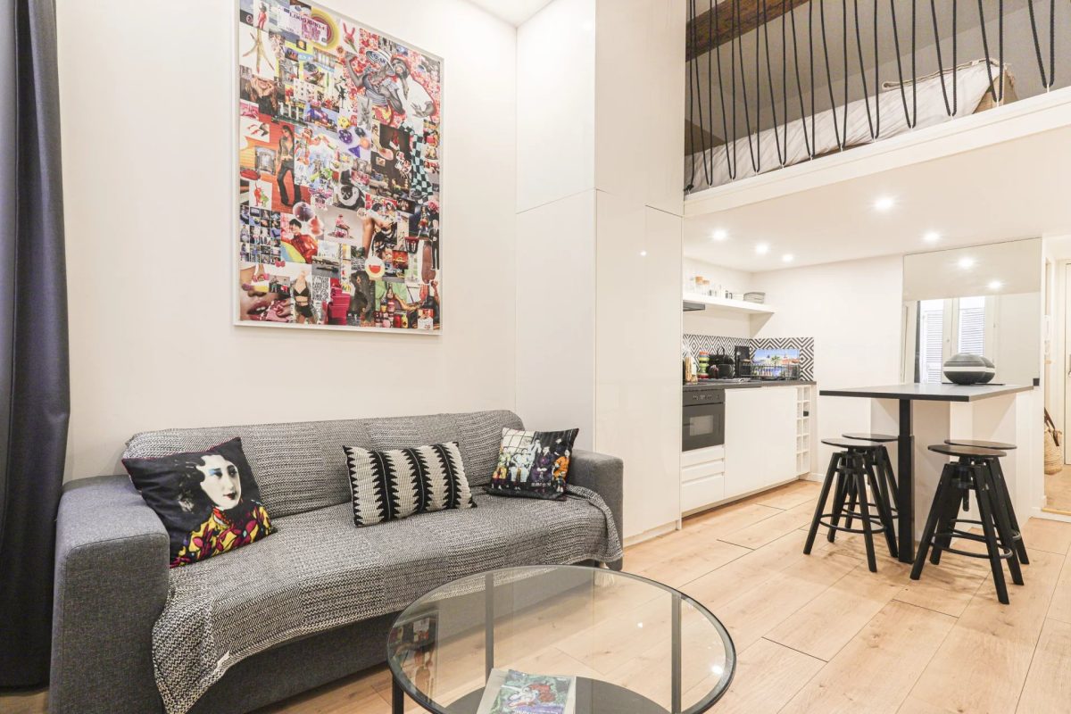 2 PIECES VIEUX NICE RUE DROITE