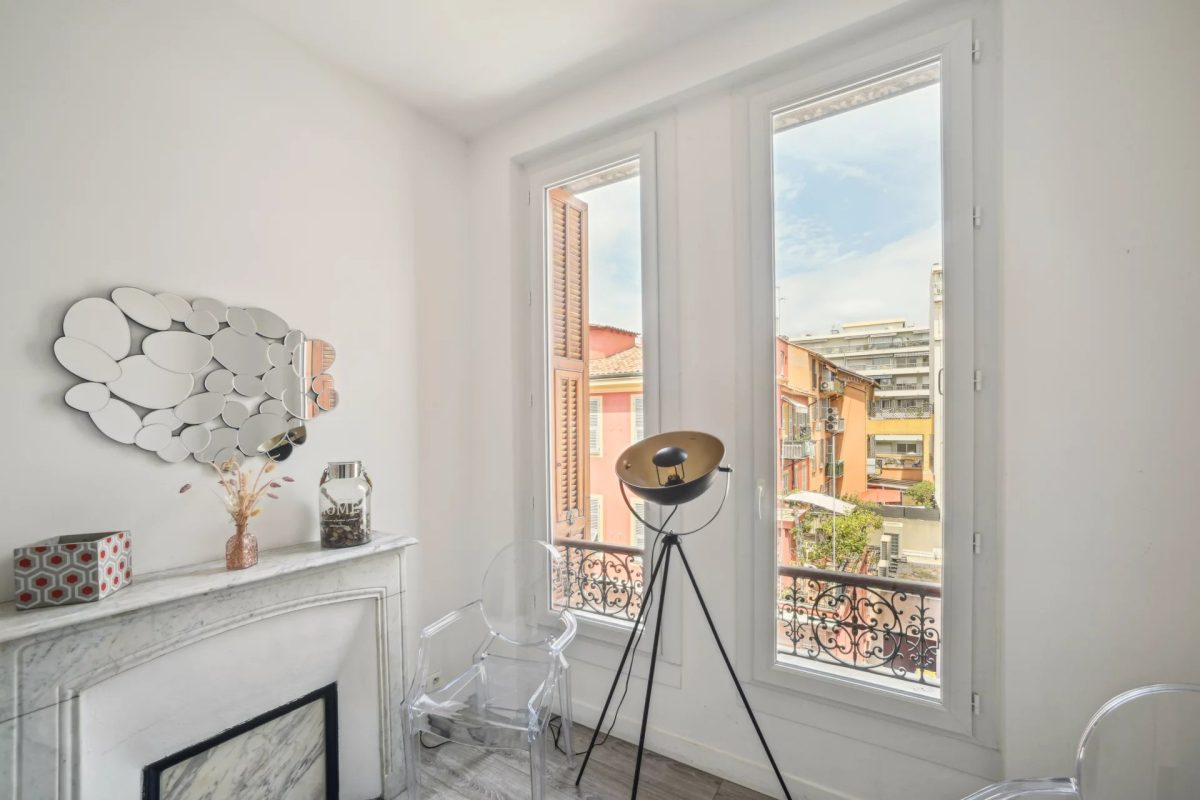 3 Pièces / Place du pin /  Balcon