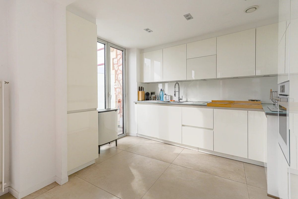VASTE 3 PIECES QUARTIER BEAUMETTES