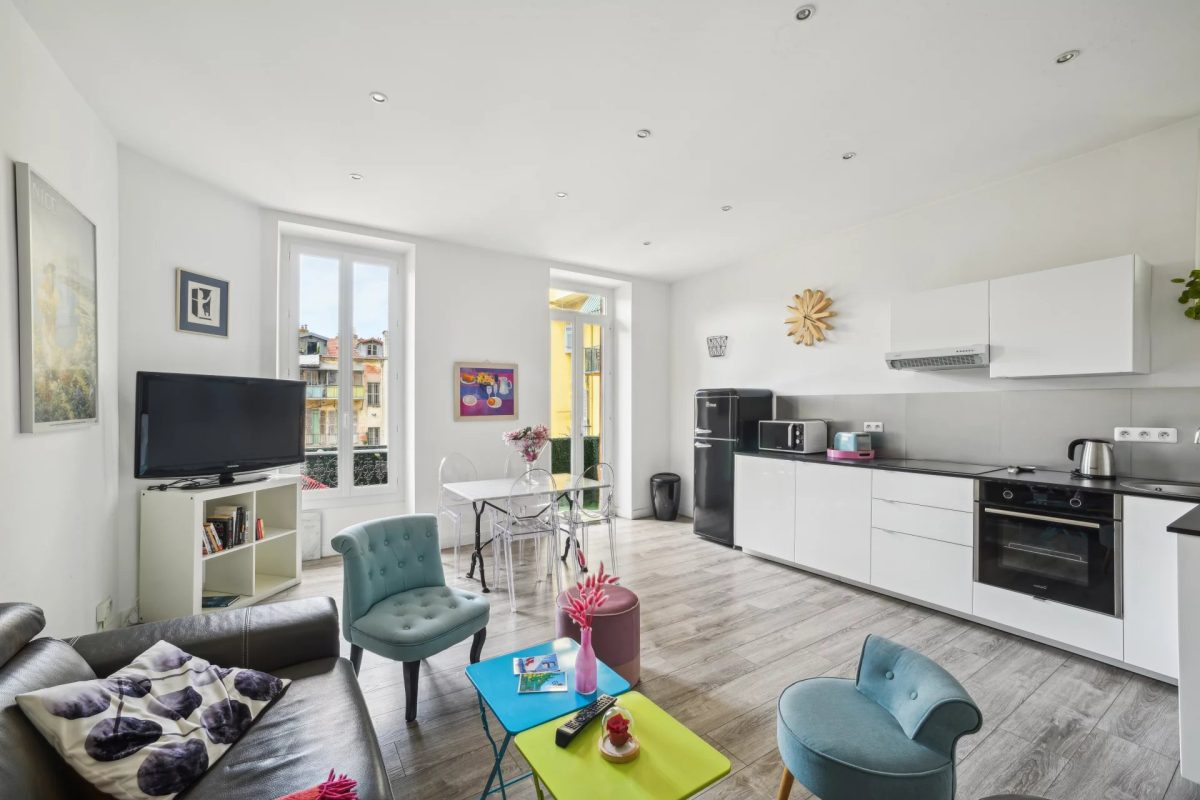 3 Pièces / Place du pin /  Balcon