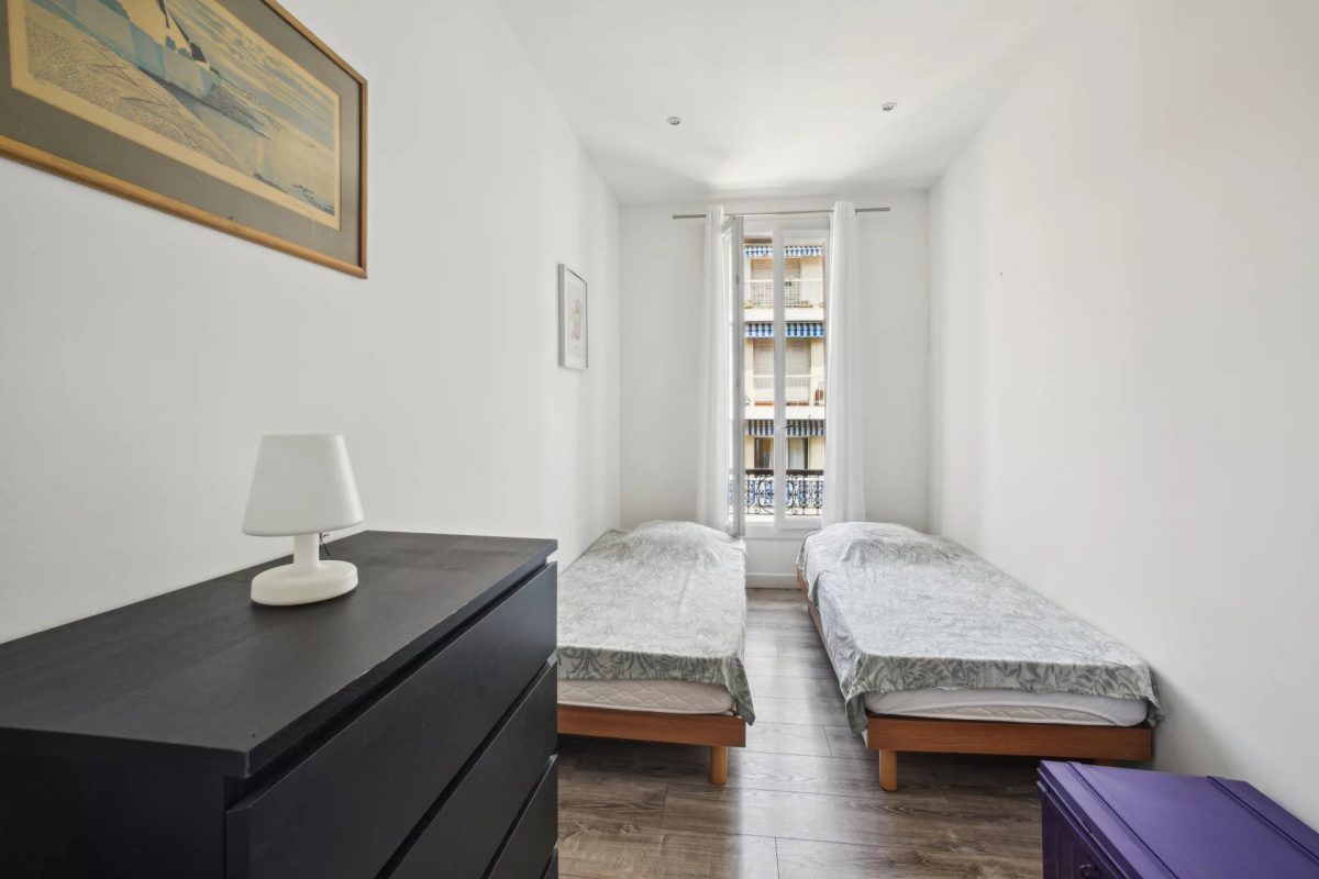 3 Pièces / Place du pin /  Balcon