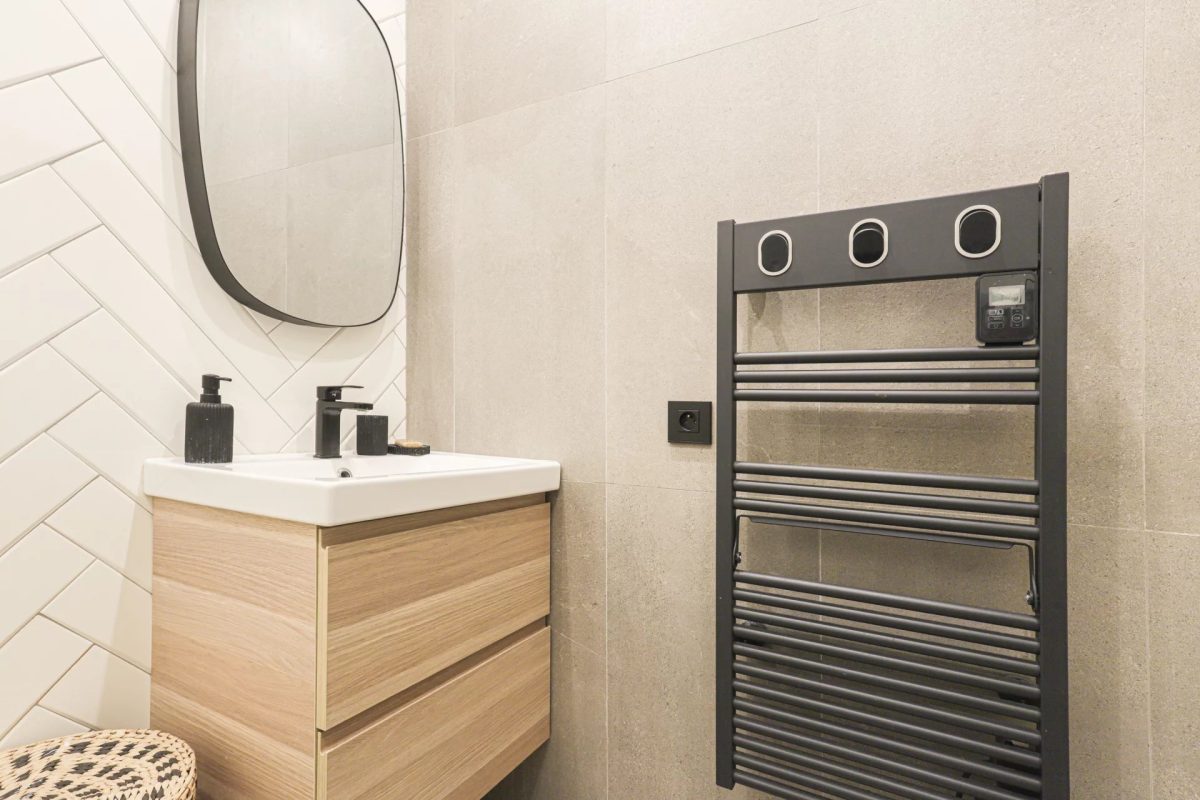 2 PIECES VIEUX NICE RUE DROITE