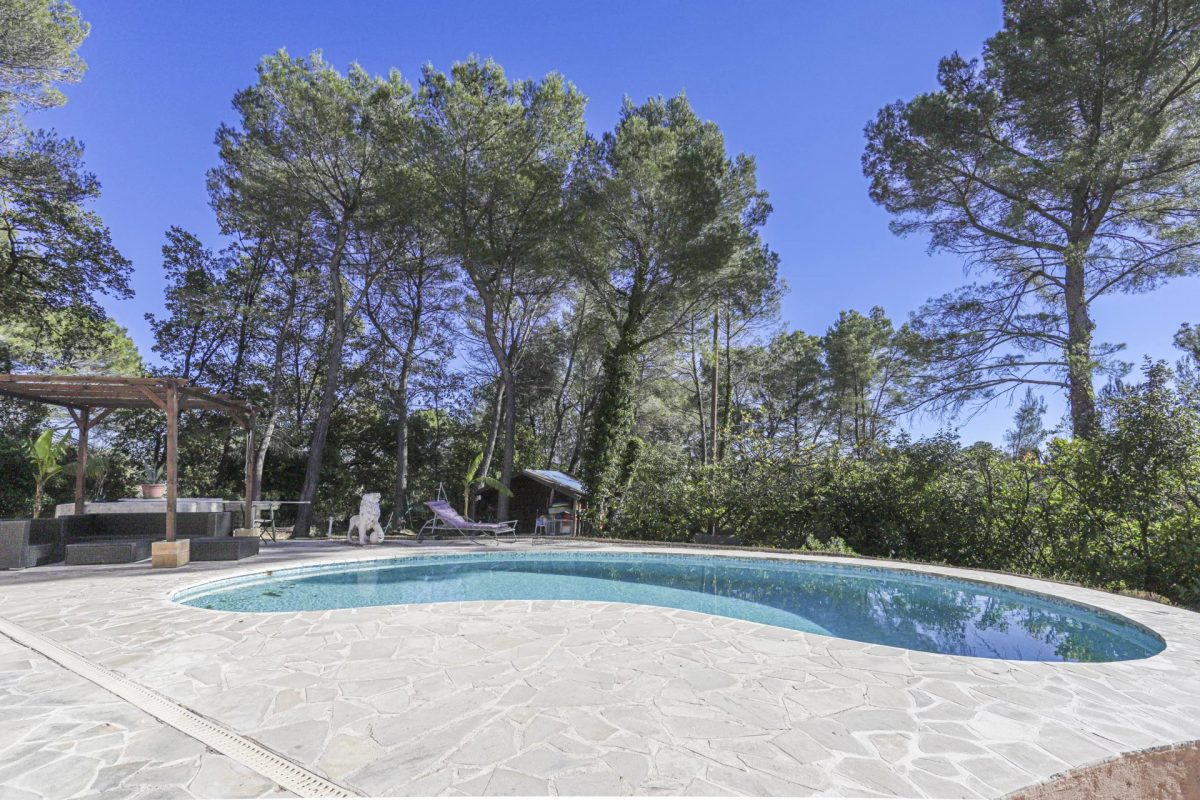 MAISON LE ROURET / PISCINE / TERRAIN PLAT