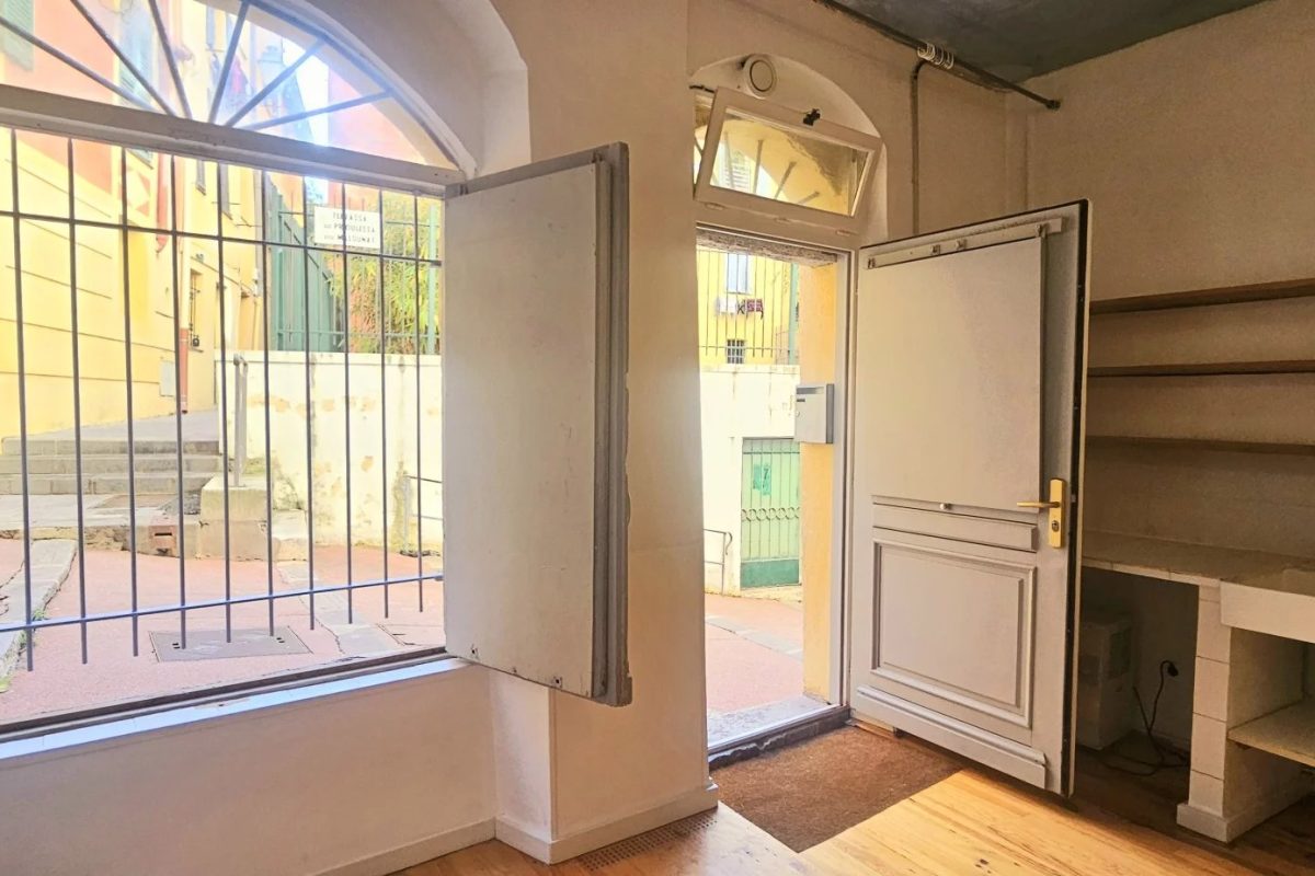 2 PIECES LOFT VIEUX NICE