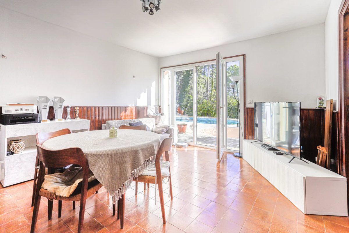 MAISON LE ROURET / PISCINE / TERRAIN PLAT