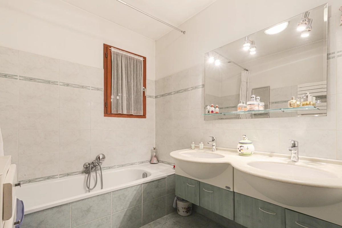 MAISON LE ROURET / PISCINE / TERRAIN PLAT