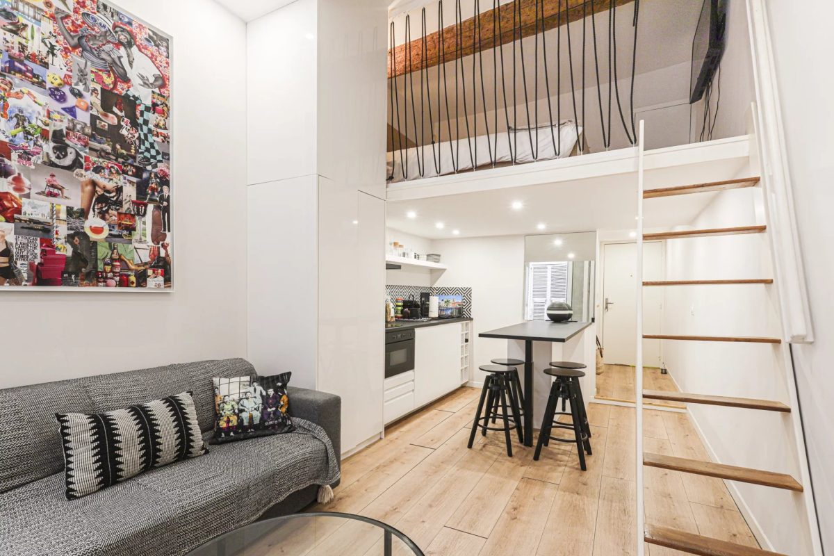 2 PIECES VIEUX NICE RUE DROITE