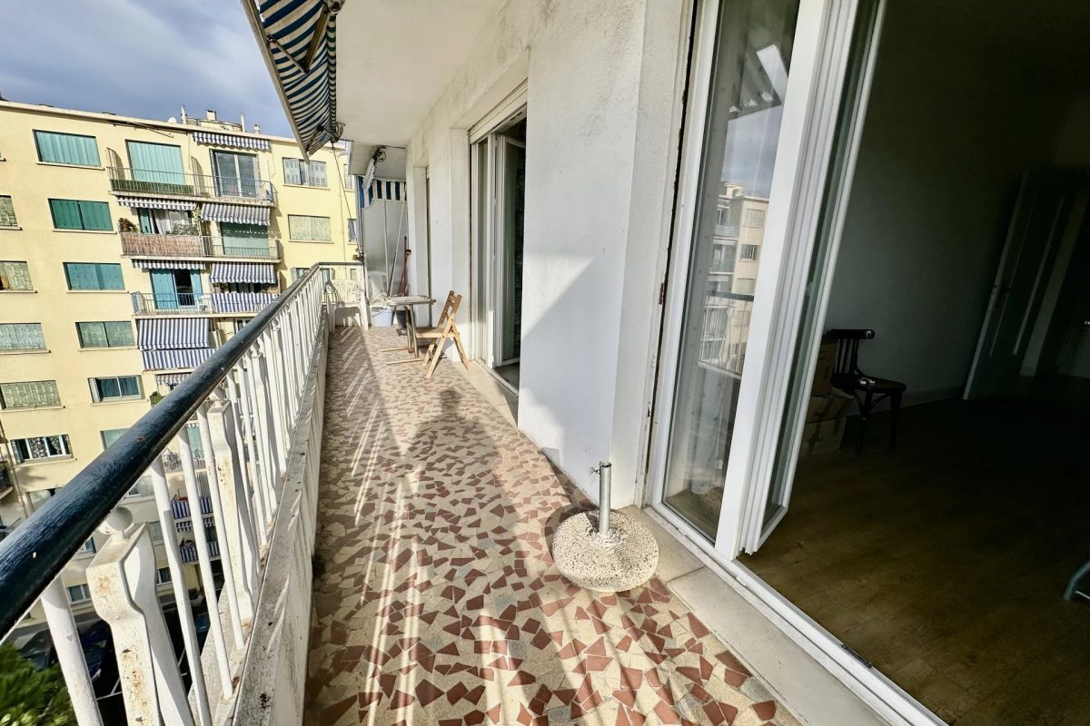 2 PIECES / NICE OUEST / TERRASSE / VUE MER