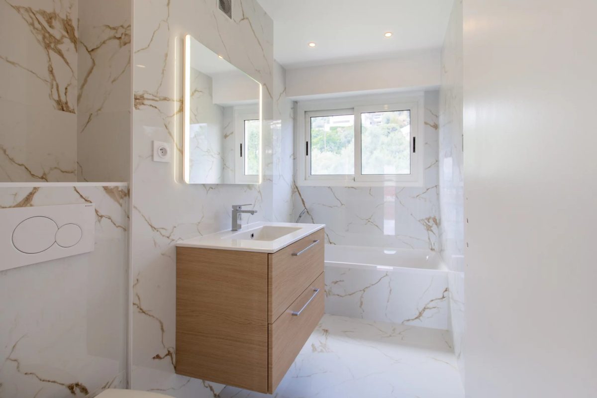 4 PIECES- NICE OUEST--RENOVÉ-TERRASSE-DERNIER ÉTAGE