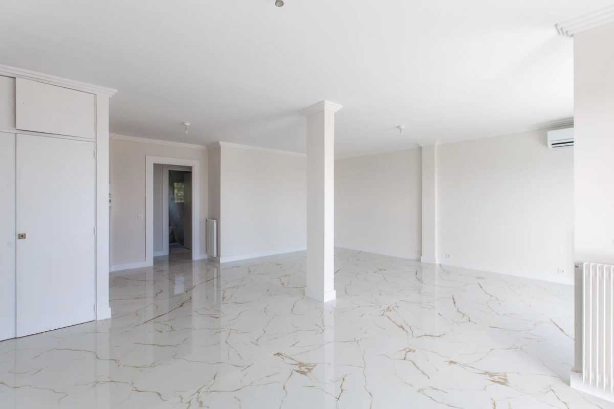 4 PIECES- NICE OUEST--RENOVÉ-TERRASSE-DERNIER ÉTAGE